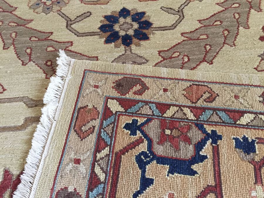 Flat-Woven Persian Area Rug Measures [Photo 3]