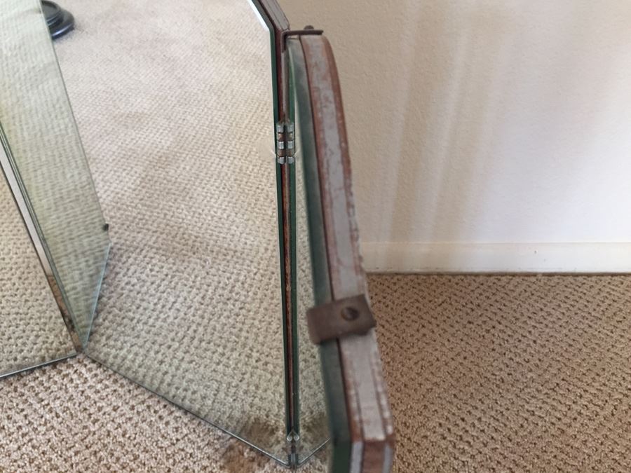 Vintage 3-Panel Vanity Mirror With Beveled Glass [Photo 6]