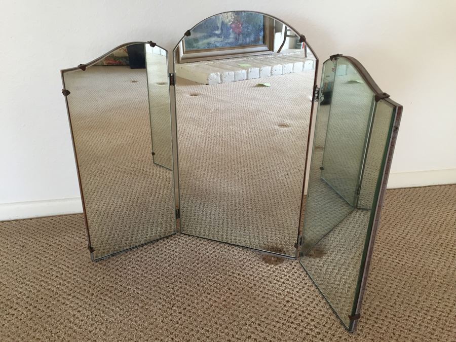Vintage 3-Panel Vanity Mirror With Beveled Glass [Photo 5]