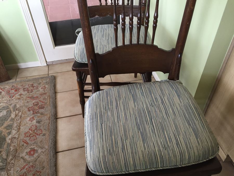 Antique Oak Dining Table With Four Leaves And Two Cane Chairs [Photo 4]