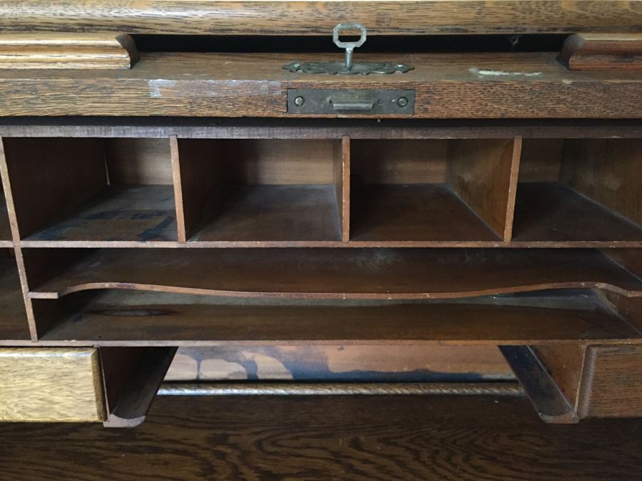 Nice Antique Roll Top Desk With Key [Photo 3]