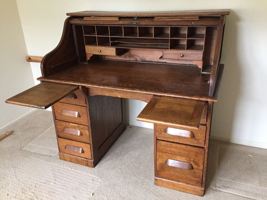 Nice Antique Roll Top Desk With Key [Photo 2]