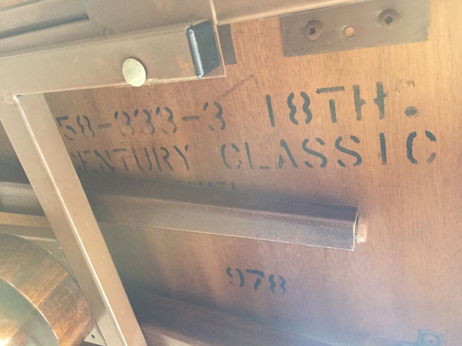 Drexel Heritage 18th Century Classic Dining Table On Casters With Two Large Leaves [Photo 8]