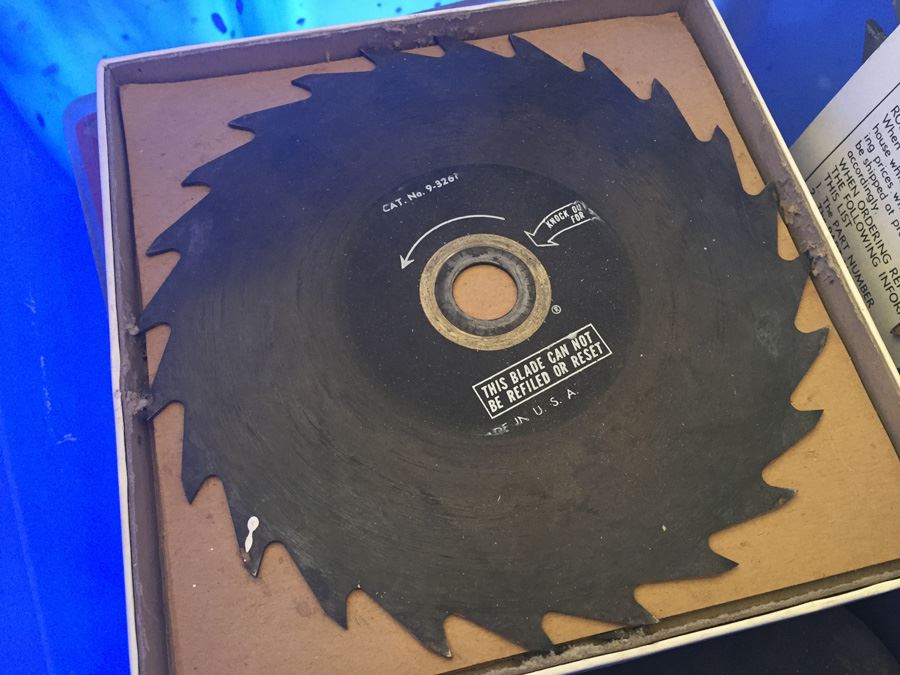 Vintage Crafstman '100' Table Saw With Custom Bench And Lot Of Rotary Saw Blades [Photo 16]