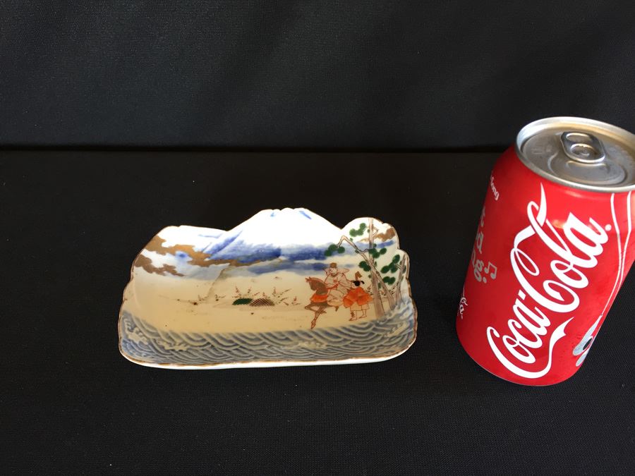 Japanese Imari Porcelain Footed Dish [Photo 4]