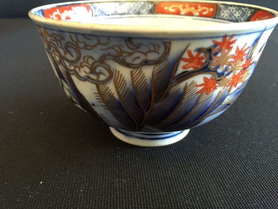 Japanese Imari Porcelain Footed Bowl [Photo 1]