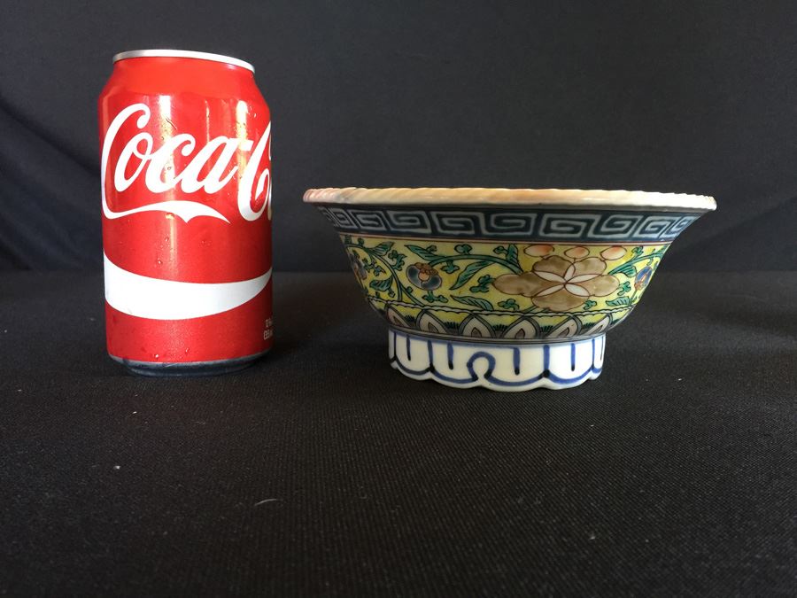 Japanese Imari Porcelain Footed Bowl [Photo 4]