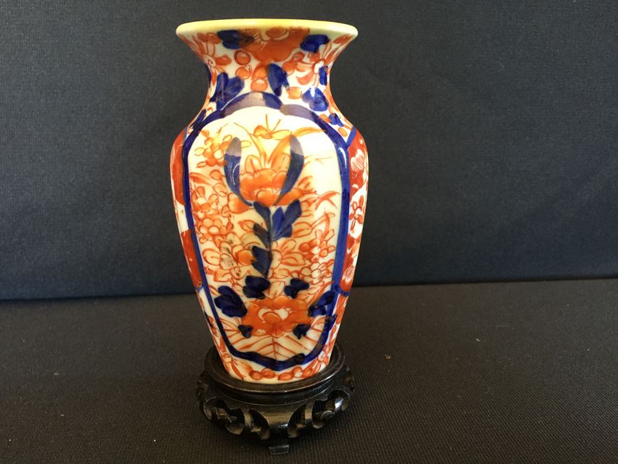 Japanese Imari Porcelain Vase [Photo 4]