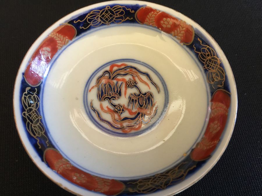 Japanese Imari Porcelain Footed Dish [Photo 2]