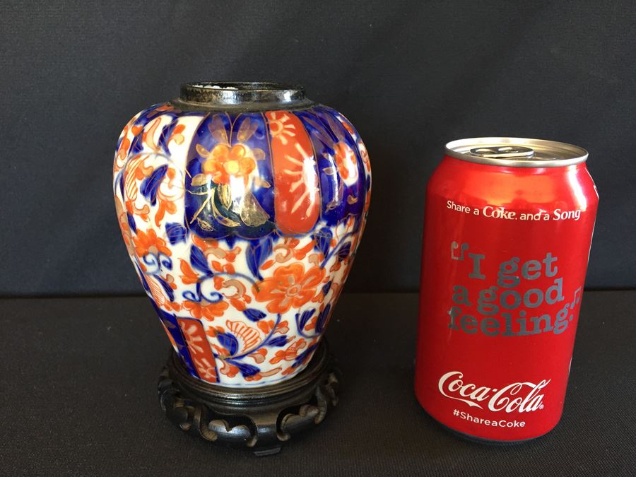 Japanese Imari Porcelain Vase [Photo 4]