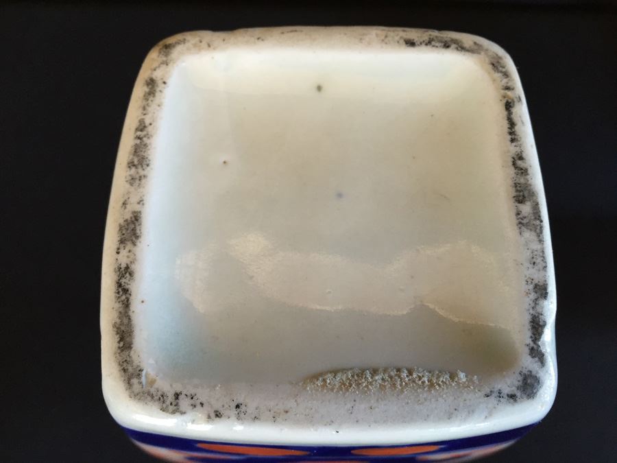 Japanese Imari Porcelain Vase [Photo 2]