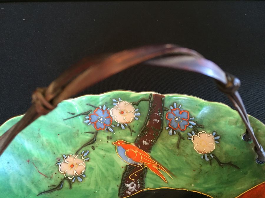 Japanese Imari Porcelain Dish With Bamboo Strap [Photo 5]