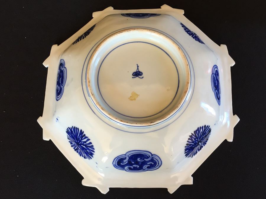 Japanese Imari Porcelain Large Bowl [Photo 3]