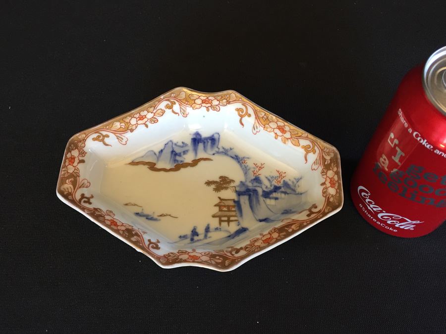 Japanese Imari Porcelain Dish [Photo 1]
