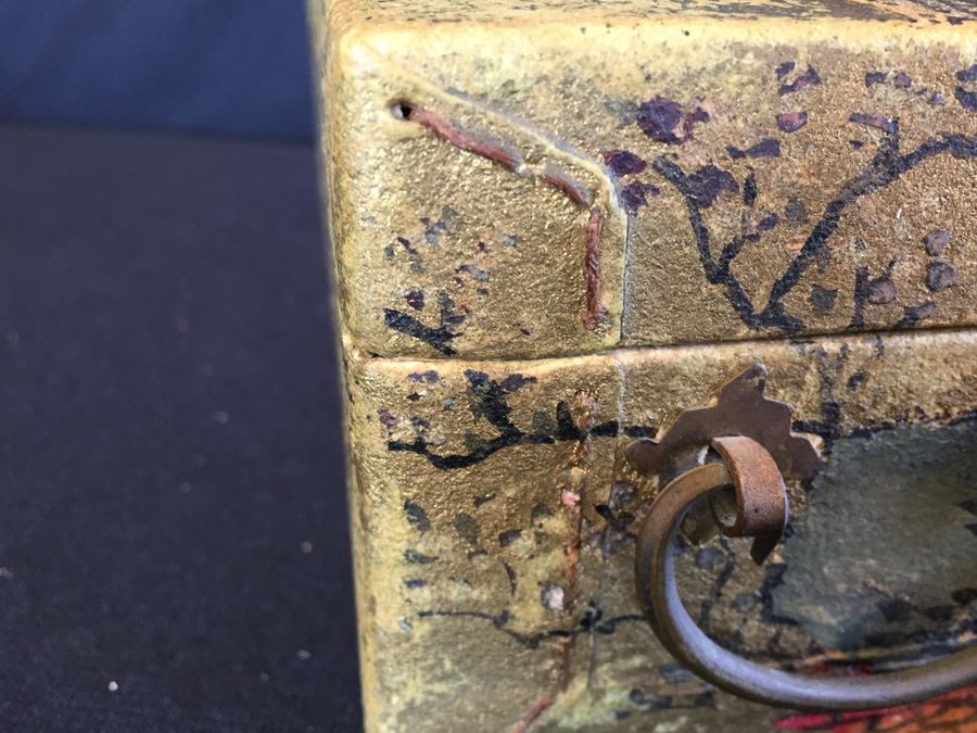 Stunning Antique Handmade Chinese Box  [Photo 18]