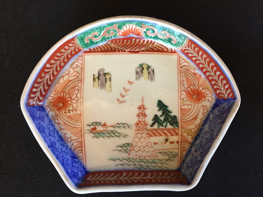 Japanese Imari Porcelain Dish [Photo 1]