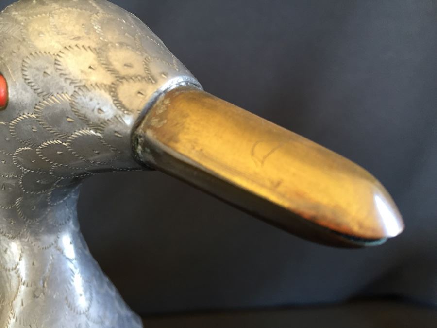 Exquisite Chinese Pewter Duck With Beautiful Gemstone Detail [Photo 8]