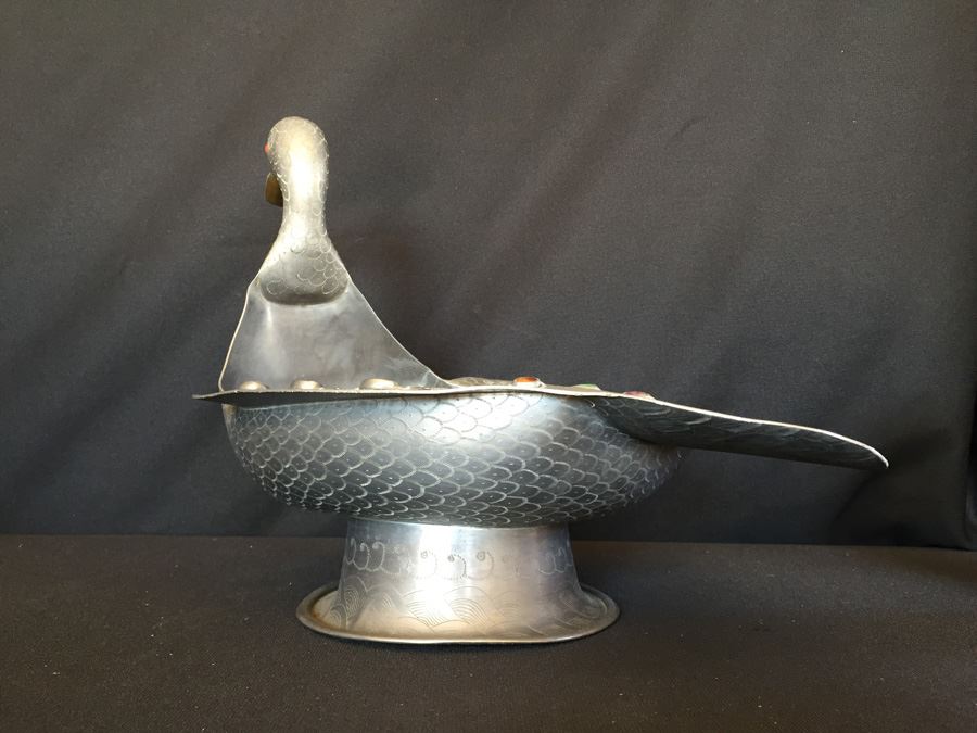 Exquisite Chinese Pewter Duck With Beautiful Gemstone Detail [Photo 21]