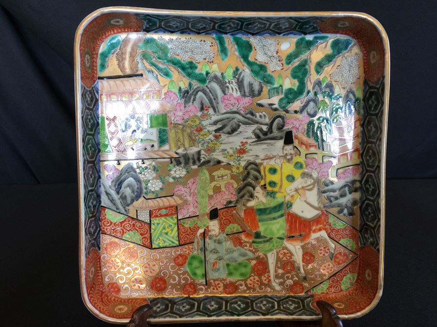 Japanese Imari Porcelain Large Dish [Photo 1]