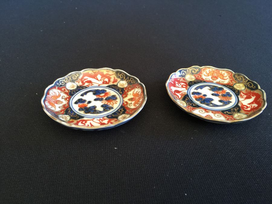 Japanese Imari Porcelain Pair of Small Dishes