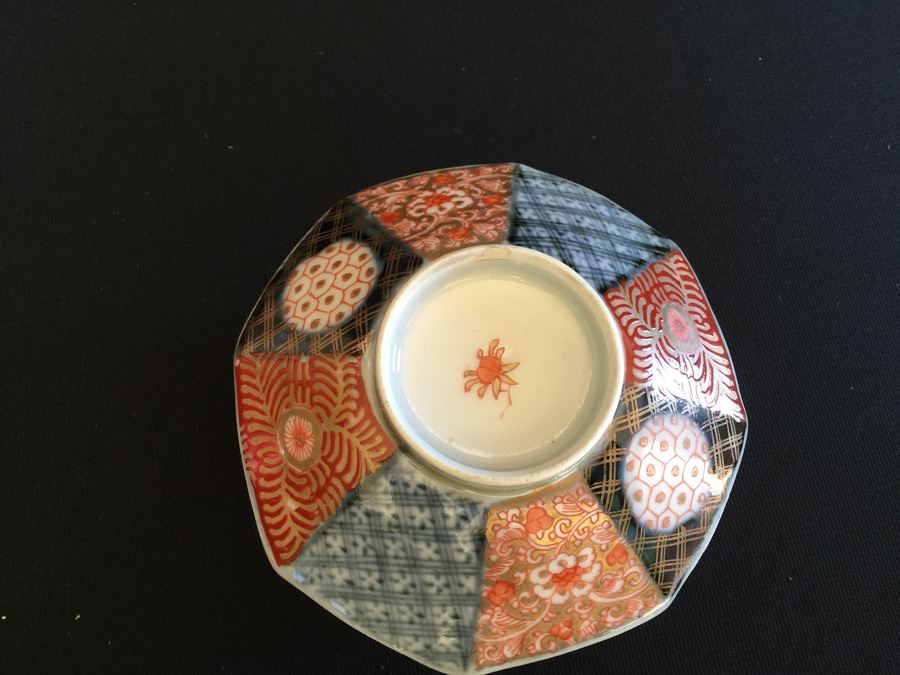Japanese Imari Porcelain Rice Bowl with Lid [Photo 3]