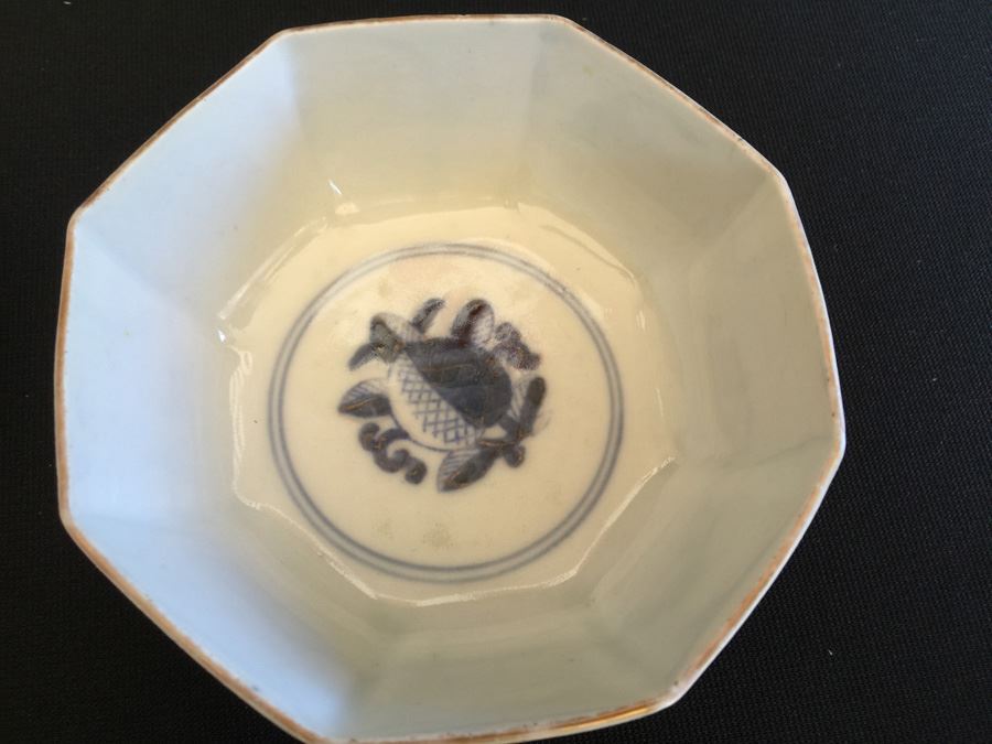 Japanese Imari Porcelain Rice Bowl with Lid [Photo 4]