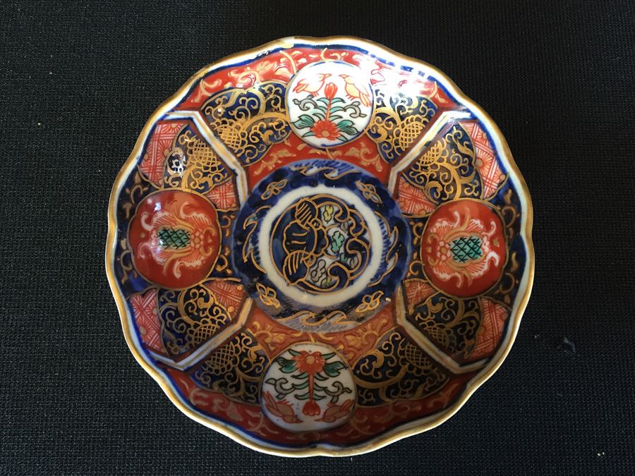Japanese Imari Porcelain Dish [Photo 1]