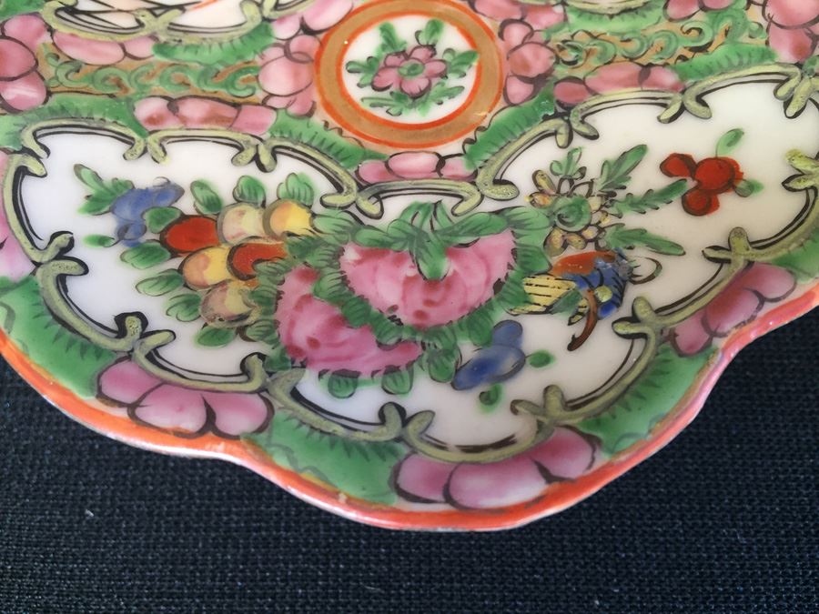 Chinese Footed Porcelain Dish [Photo 6]