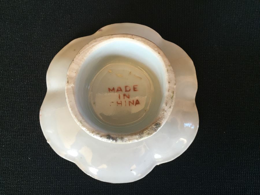 Chinese Footed Porcelain Dish [Photo 8]
