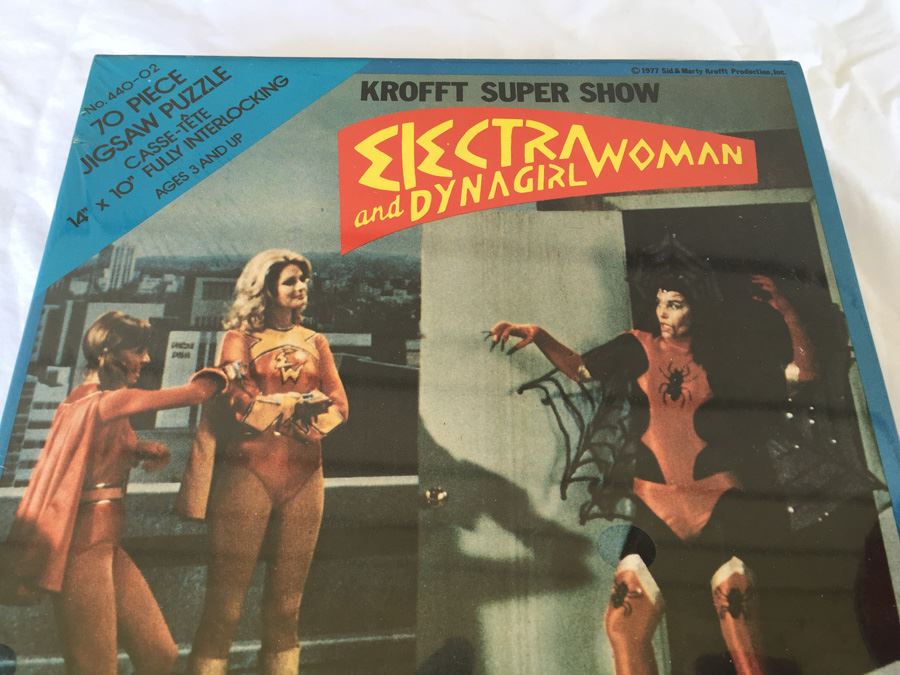 Electra Woman And Dyna Girl Puzzle Sealed New In Box  [Photo 3]