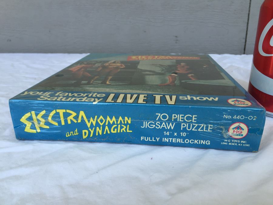 Electra Woman And Dyna Girl Puzzle Sealed New In Box  [Photo 6]