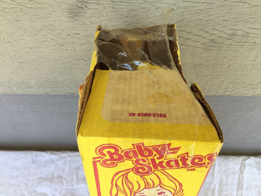 Baby Skates Doll By Mattel 1982 In Damaged Box [Photo 7]