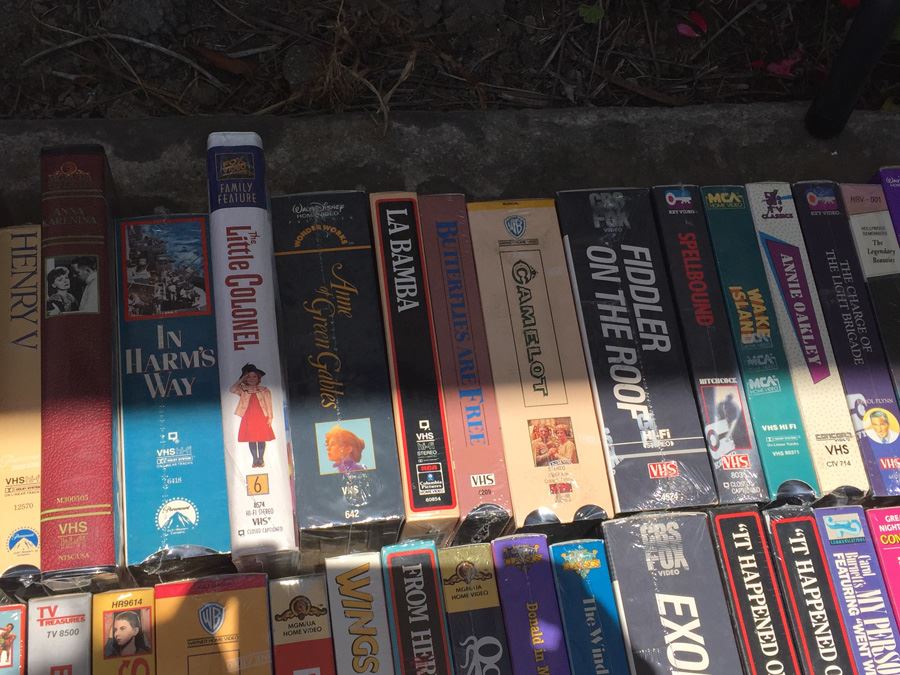 Massive Collection Of Vintage Sealed VHS Movies Video Tapes Classic Movies Most Are Sealed [Photo 16]