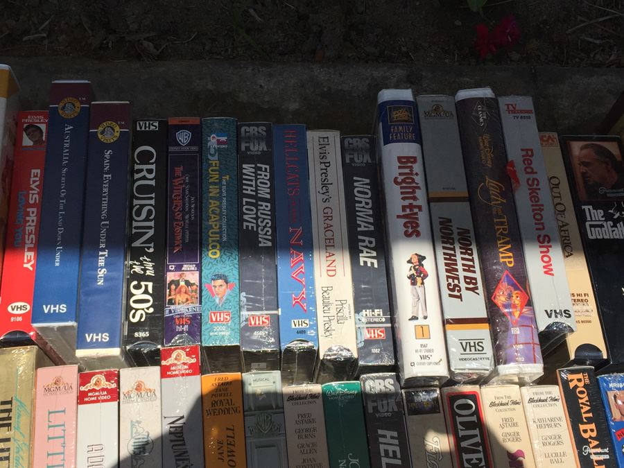Massive Collection Of Vintage Sealed VHS Movies Video Tapes Classic Movies Most Are Sealed [Photo 14]