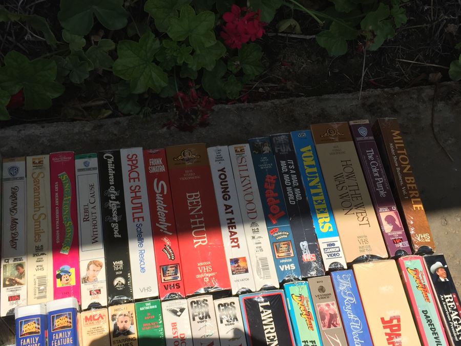Massive Collection Of Vintage Sealed VHS Movies Video Tapes Classic Movies Most Are Sealed [Photo 18]