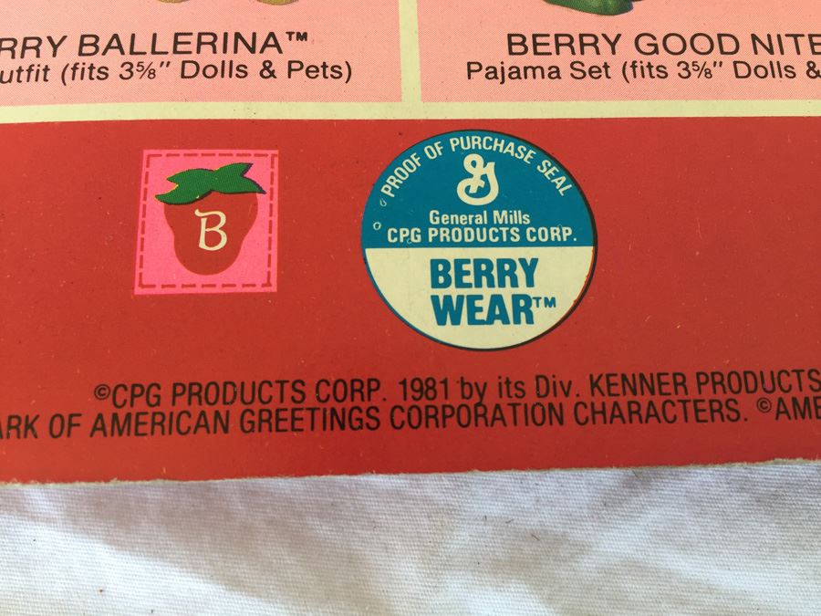 Strawberry Shortcake Berry Wear Doll Outfits Clothes Kenner 1981 New On Card [Photo 10]