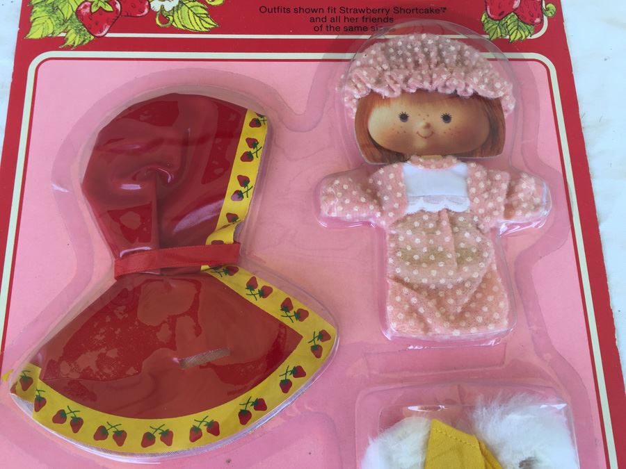 Strawberry Shortcake Berry Wear Doll Outfits Clothes Kenner 1981 New On Card [Photo 3]