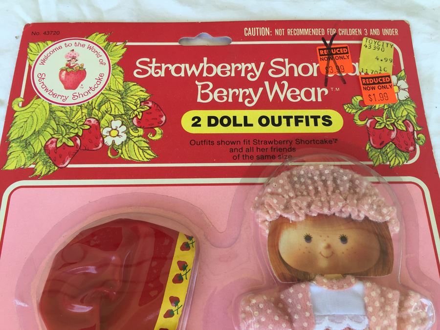 Strawberry Shortcake Berry Wear Doll Outfits Clothes Kenner 1981 New On Card [Photo 2]