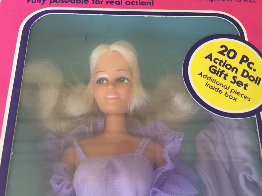 Lindsey In Lavender 11 1/2' Fashion Doll 20 Piece Action Doll Gift Set Sears New In Box [Photo 4]