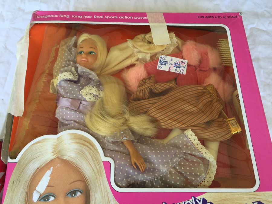Lovely Lindsey 11 1/2' Doll 60 Piece Action Doll Play Set Sears New In Damaged Box [Photo 3]