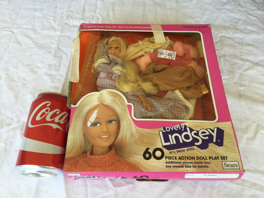 Lovely Lindsey 11 1/2' Doll 60 Piece Action Doll Play Set Sears New In Damaged Box [Photo 1]