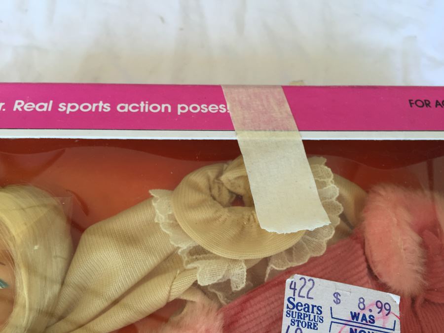 Lovely Lindsey 11 1/2' Doll 60 Piece Action Doll Play Set Sears New In Damaged Box [Photo 5]