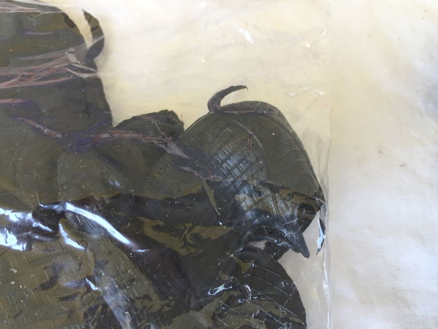 Vintage Halloween Lot With Vintage Halloween Stickers, Rings And Decorations [Photo 17]