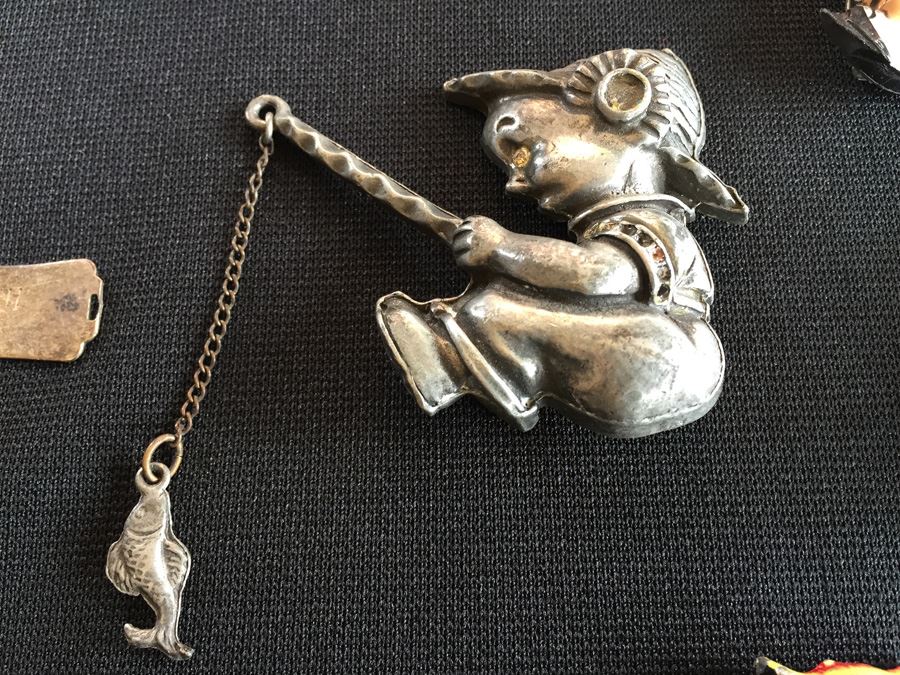 Large Lot Of Vintage Brooches Pins Animals (Bracelet Is Sterling Silver) [Photo 16]