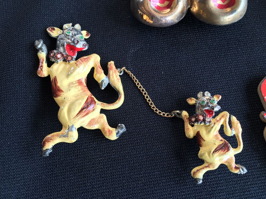 Large Lot Of Vintage Brooches Pins Animals (Bracelet Is Sterling Silver) [Photo 2]