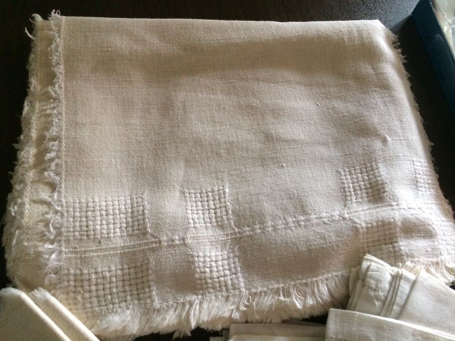 Linen Lot [Photo 9]