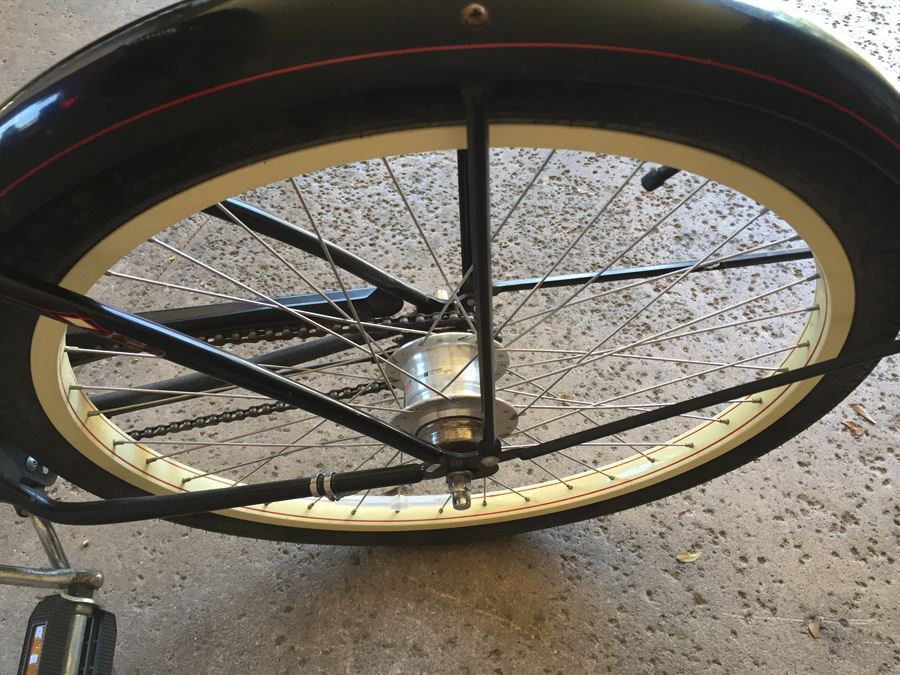 Schwinn Cruiser Seven Beach Cruiser Women's Bike Shimano Shift Levers Great Condition [Photo 9]