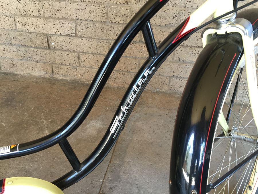 Schwinn Cruiser Seven Beach Cruiser Women's Bike Shimano Shift Levers Great Condition [Photo 4]