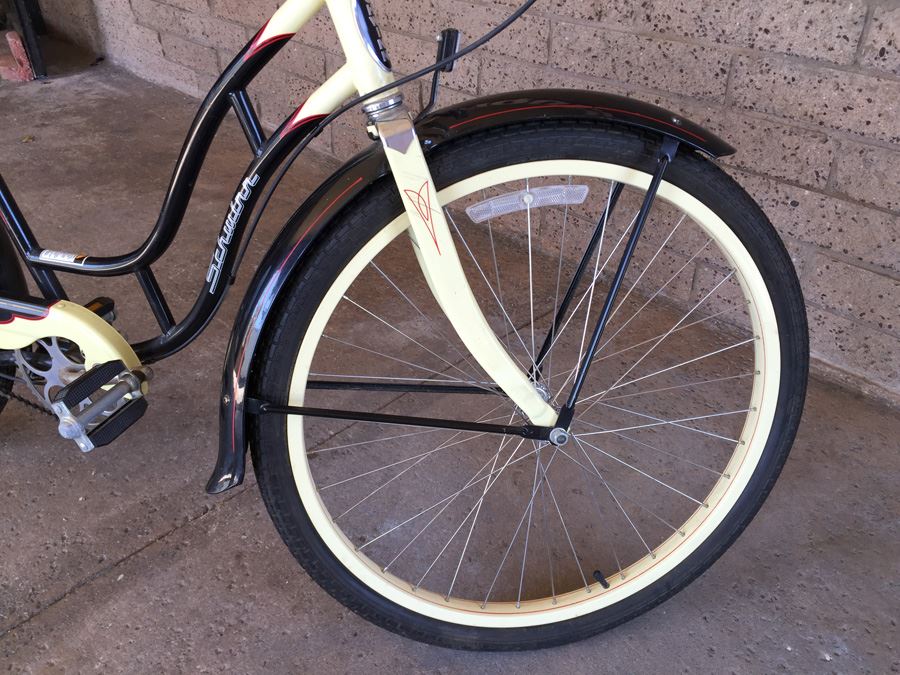 Schwinn Cruiser Seven Beach Cruiser Women's Bike Shimano Shift Levers Great Condition [Photo 5]