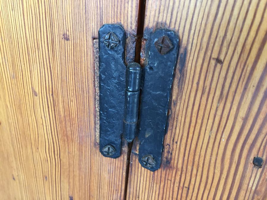 Primitive Pine Hand Made China Cabinet [Photo 6]